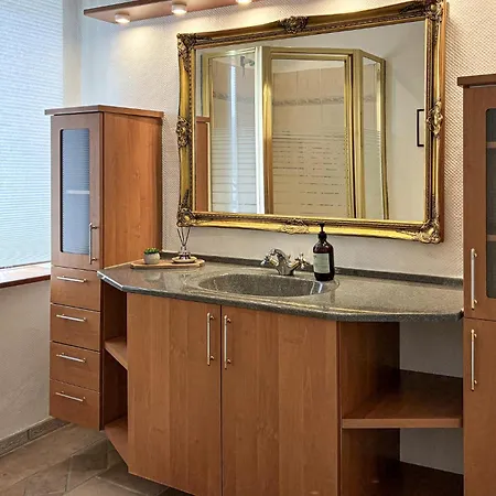 بيت للعطل 3 Bedroom Amazing In *